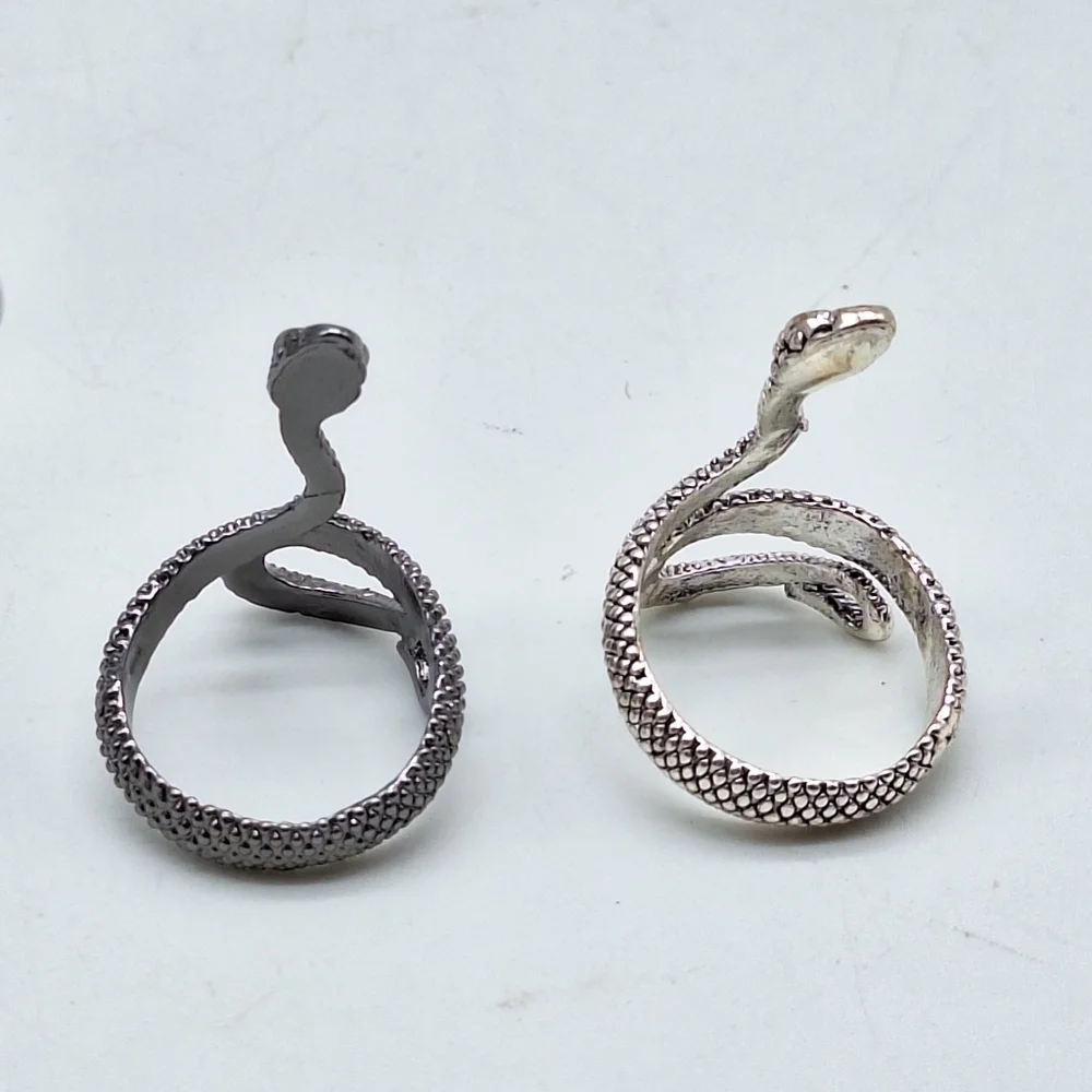 Pair of Snake‎ Rings Silver and Gun Metal